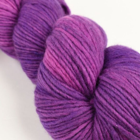 Manos Del Uruguay Maxima Extrafine Merino Wool Yarn 219 yds Color Prince - Picture 2 of 3